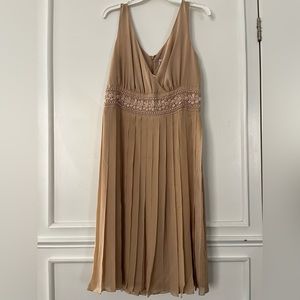 NEW 100% SILK Bloomingdale’s A-Line Dress Size 12 fully lined detail waist.